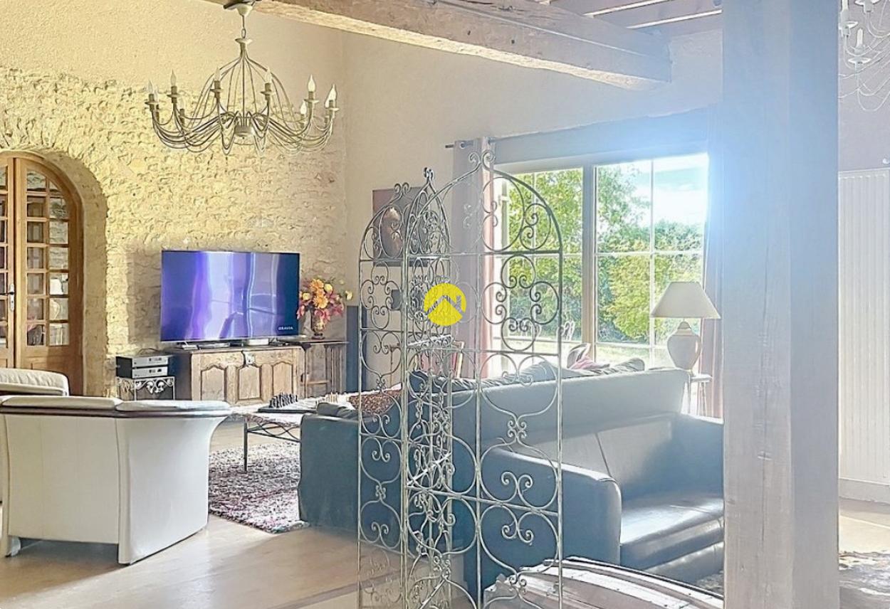 Maison 7 pièces 303 m² à Veyrines-de-Vergt, photo 11