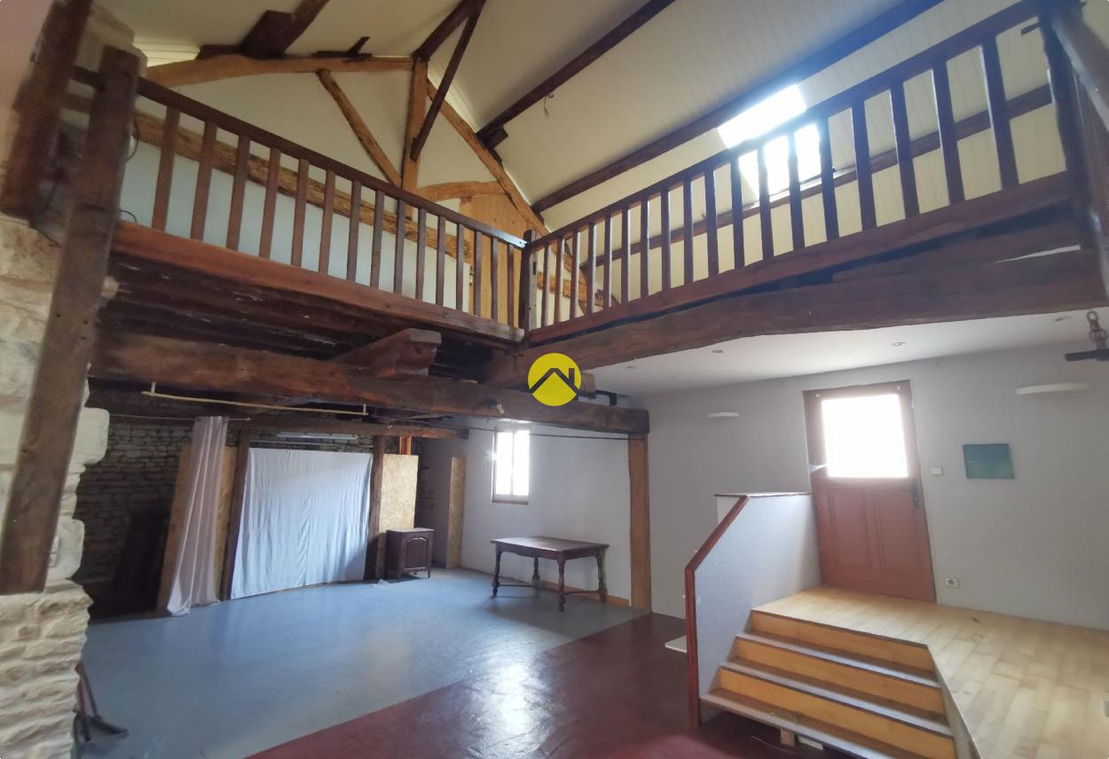 Maison 2 pièces 178 m² à Pouant, photo 2