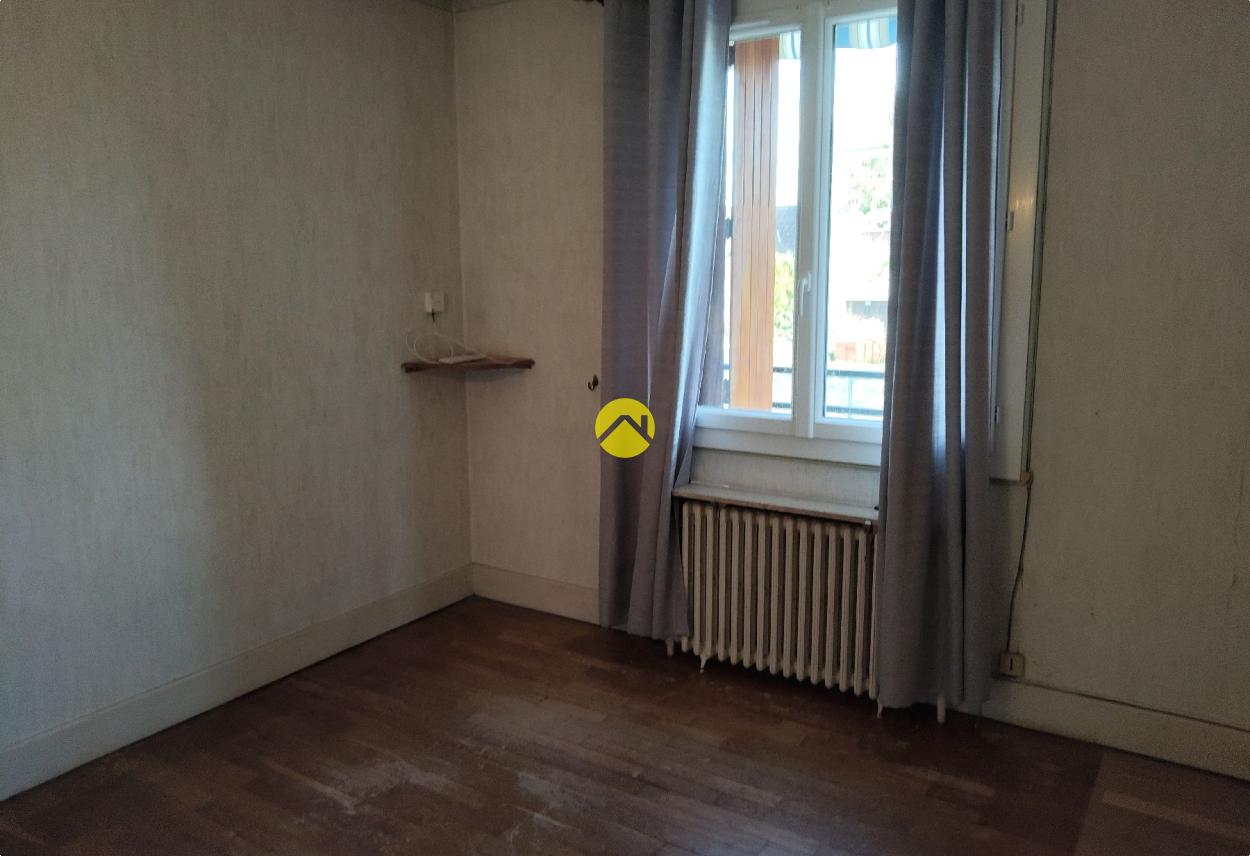Maison 3 pièces 78 m² à Saint-Amand-Montrond, photo 9
