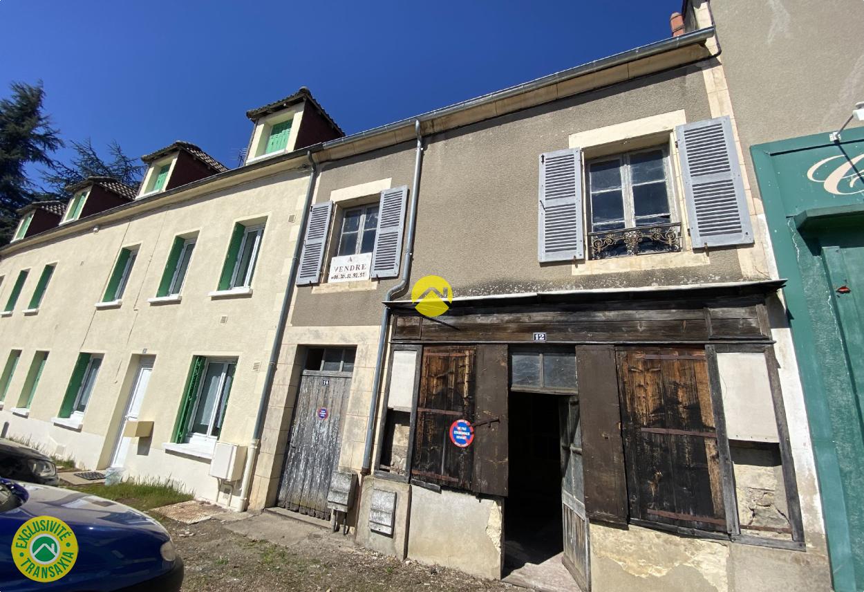 Immeuble et maison à rénover